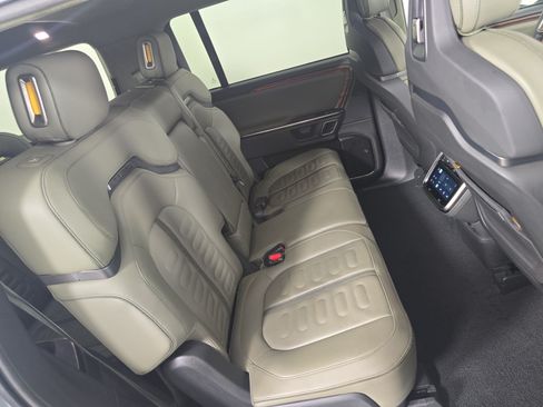 Used 2023 Rivian R1S Adventure AWD/4WD image 23