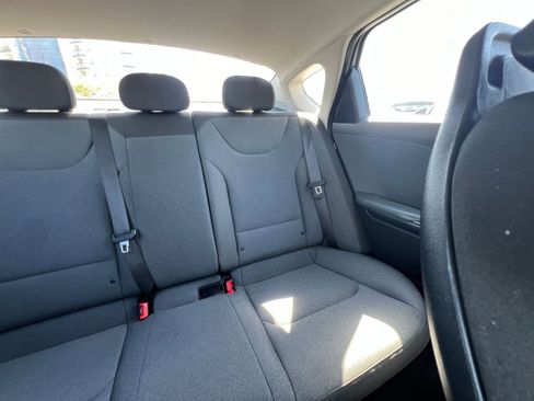 Used 2025 Kia K4 FWD image 42