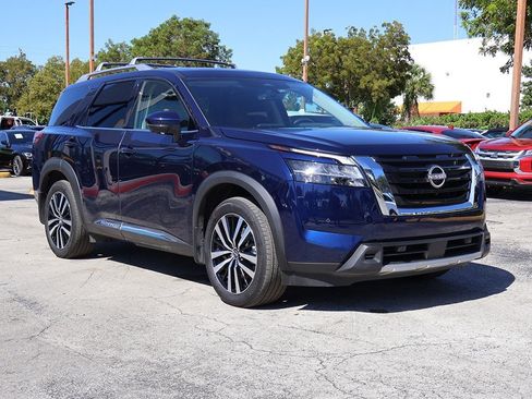 Used 2024 Nissan Pathfinder Platinum w/ Cargo Package image 2