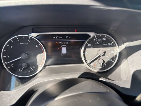 Used 2021 Nissan Rogue SV w/ Premium Package FWD image 15