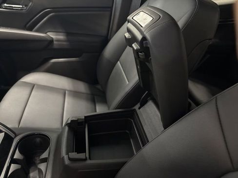 Used 2024 Chevrolet Colorado LT w/ LT Convenience Package III RWD image 24