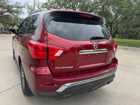 Used 2018 Nissan Pathfinder SV image 16