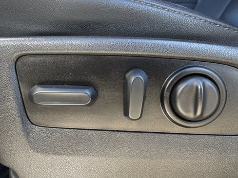 Used 2022 Chevrolet Silverado 1500 LTZ image 26