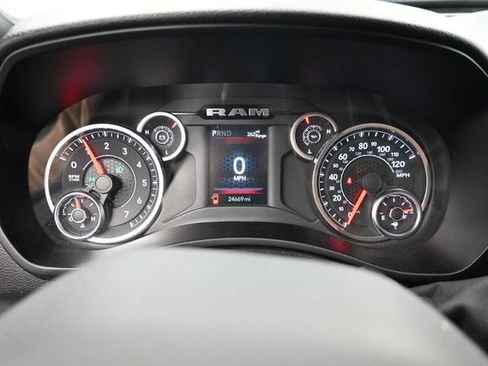 Used 2025 RAM 2500 Big Horn AWD/4WD image 36