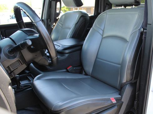 Used 2024 RAM 2500 Tradesman w/ Chrome Appearance Group AWD/4WD image 31