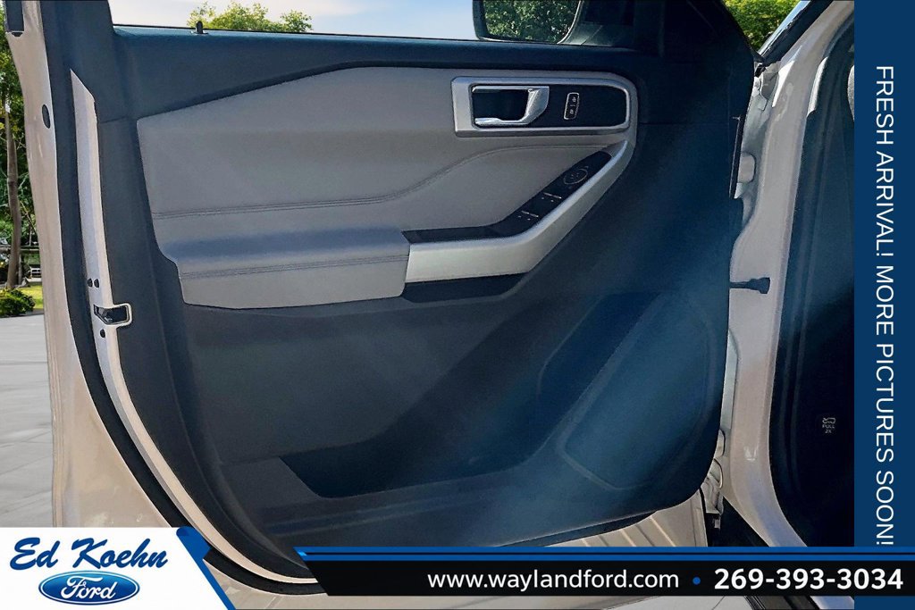 Certified 2022 Ford Explorer XLT w/ Equipment Group 202A AWD/4WD image 22