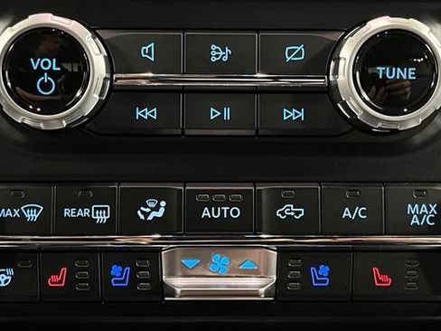 Used 2023 Ford F150 Lariat w/ Equipment Group 502A High AWD/4WD image 39
