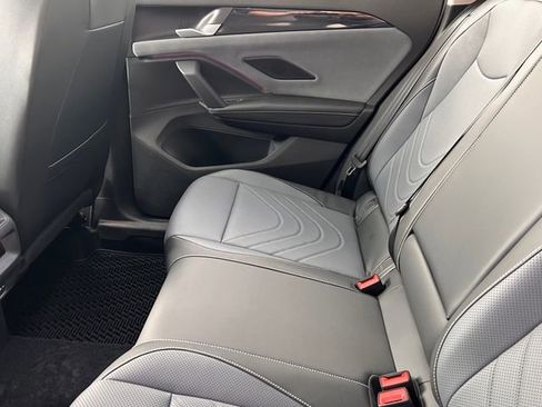 New 2026 Volkswagen Tiguan SE image 20