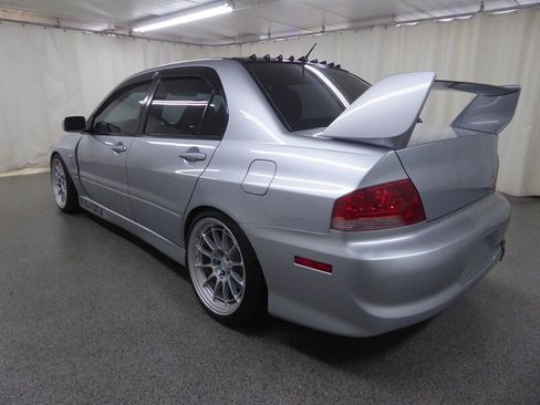 Used 2006 Mitsubishi Lancer Evolution IX image 5