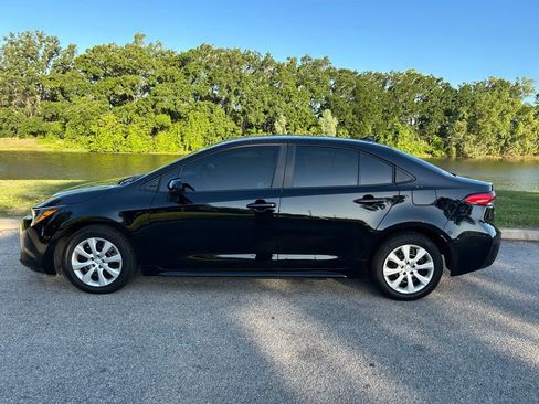 Used 2025 Toyota Corolla LE FWD image 3
