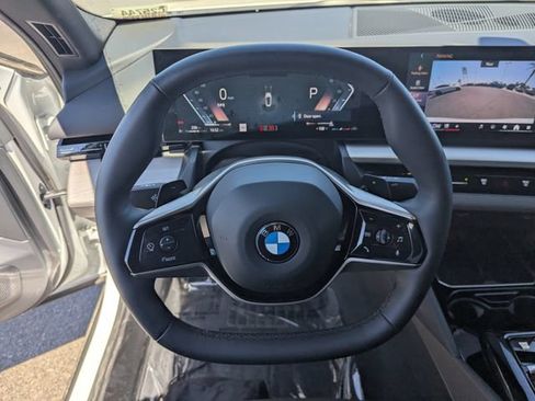 Used 2025 BMW 530i xDrive AWD/4WD image 24