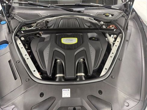 Used 2018 Porsche Panamera 4 image 41