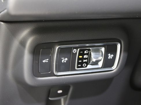 Certified 2024 Lincoln Nautilus Reserve w/ Equipment Group 202A image 9