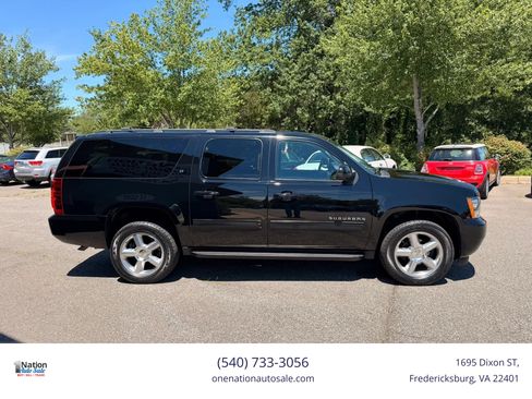 Used 2014 Chevrolet Suburban LT w/ Luxury Package AWD/4WD image 7