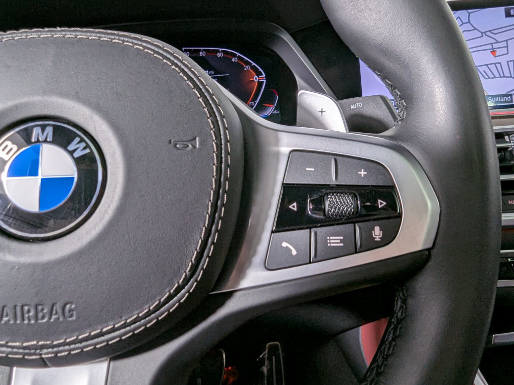 Certified 2022 BMW X6 xDrive40i w/ M Sport Package AWD/4WD image 31