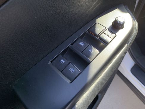 Used 2014 Toyota Highlander XLE image 15