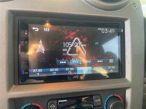 Used 2003 HUMMER H2 Sport Utility w/ Preferred Equipment Group image 16