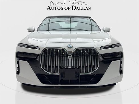 Used 2025 BMW 740i w/ Premium Package image 4