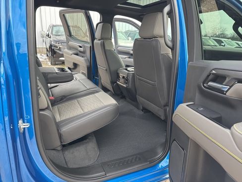 Used 2022 Chevrolet Silverado 1500 ZR2 w/ Technology Package image 28