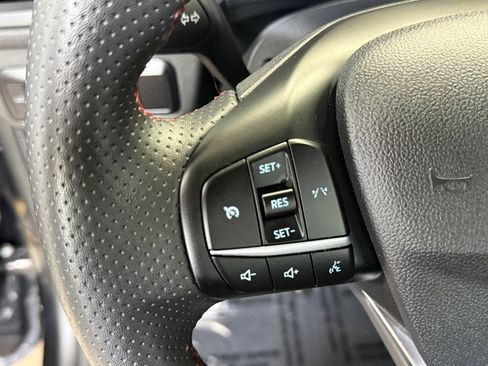 Used 2023 Ford Escape ST-Line FWD image 17