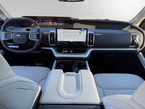 New 2026 Ford Expedition Max Platinum w/ Driver's Package image 10