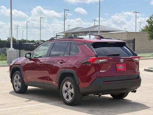 Used 2024 Toyota RAV4 XLE AWD/4WD image 5
