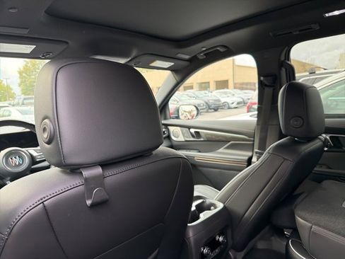 Used 2025 Buick Enclave Avenir w/ Super Cruise Package image 30