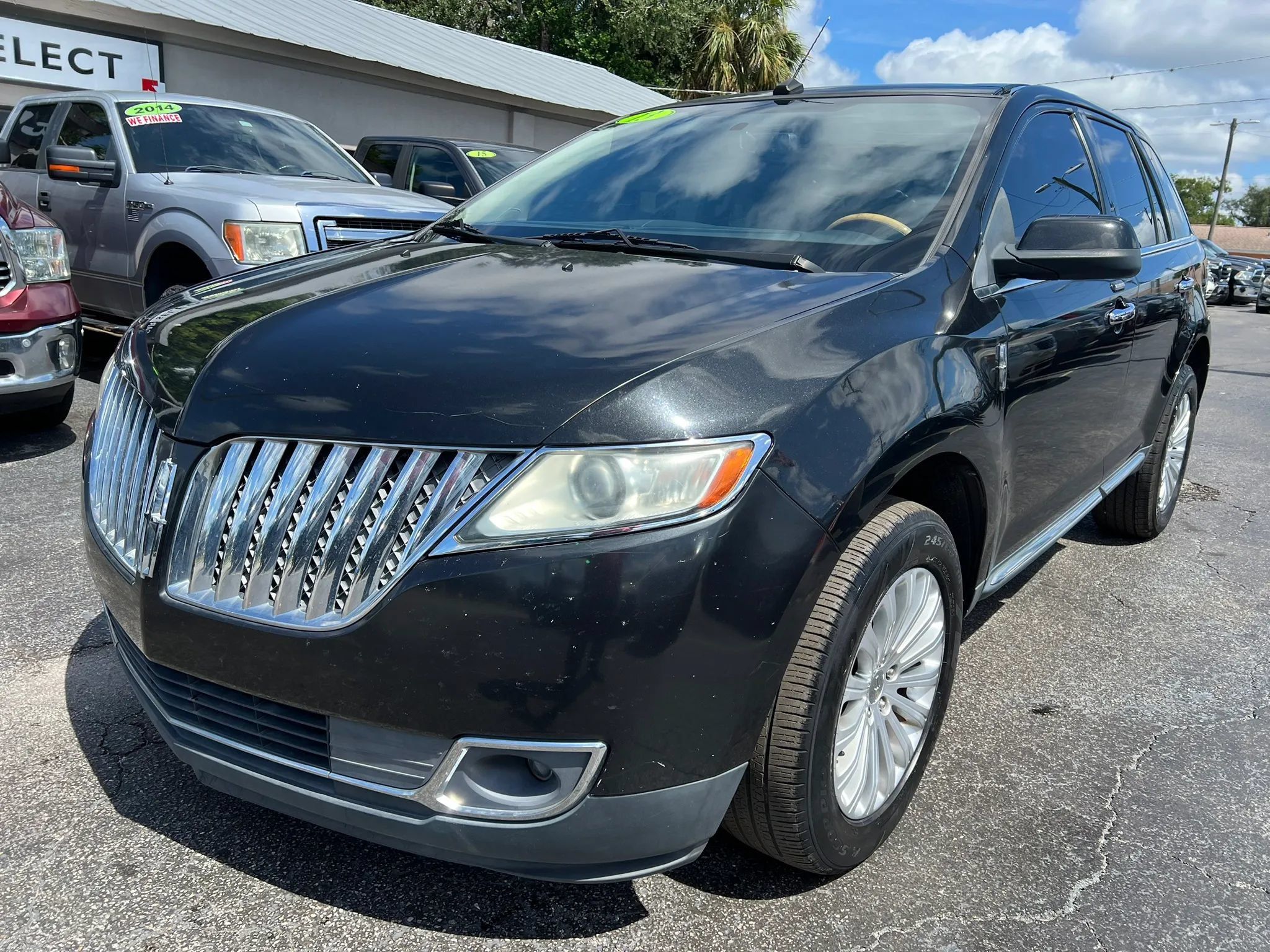 Used 2013 Lincoln MKX FWD w/ Wood Pkg image 2