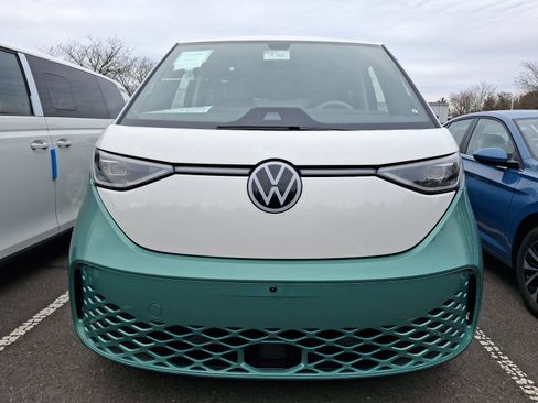 Used 2025 Volkswagen ID. Buzz 1st Edition AWD/4WD image 2
