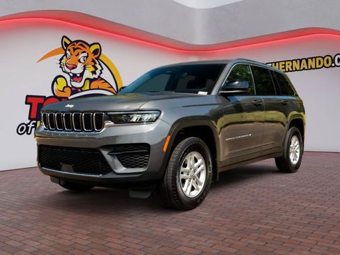Used 2024 Jeep Grand Cherokee Laredo w/ MOPAR Finishing Package AWD/4WD image 1