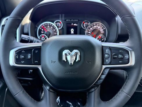 Used 2025 RAM 1500 Big Horn AWD/4WD image 13