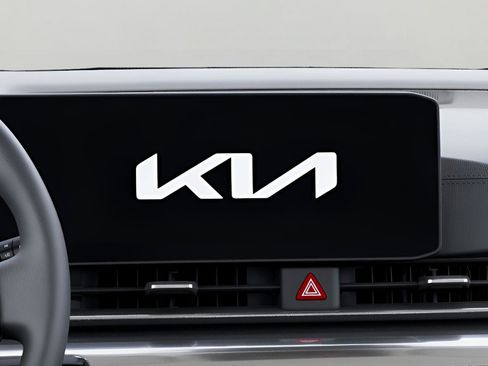New 2026 Kia Carnival LX FWD image 23