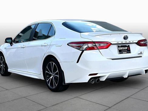 Used 2018 Toyota Camry SE FWD image 12