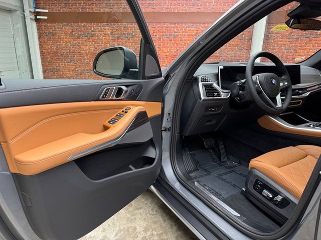 Used 2026 BMW X5 xDrive40i w/ Climate Comfort Package AWD/4WD image 9