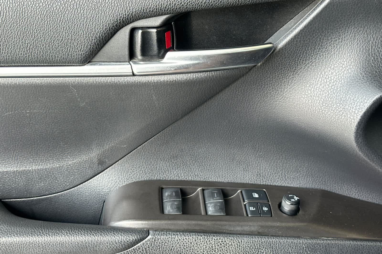 Used 2022 Toyota Camry SE w/ Cold Weather Package AWD/4WD image 15