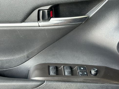 Used 2022 Toyota Camry SE w/ Cold Weather Package AWD/4WD image 15