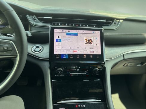 Used 2024 Jeep Grand Cherokee L Limited image 30