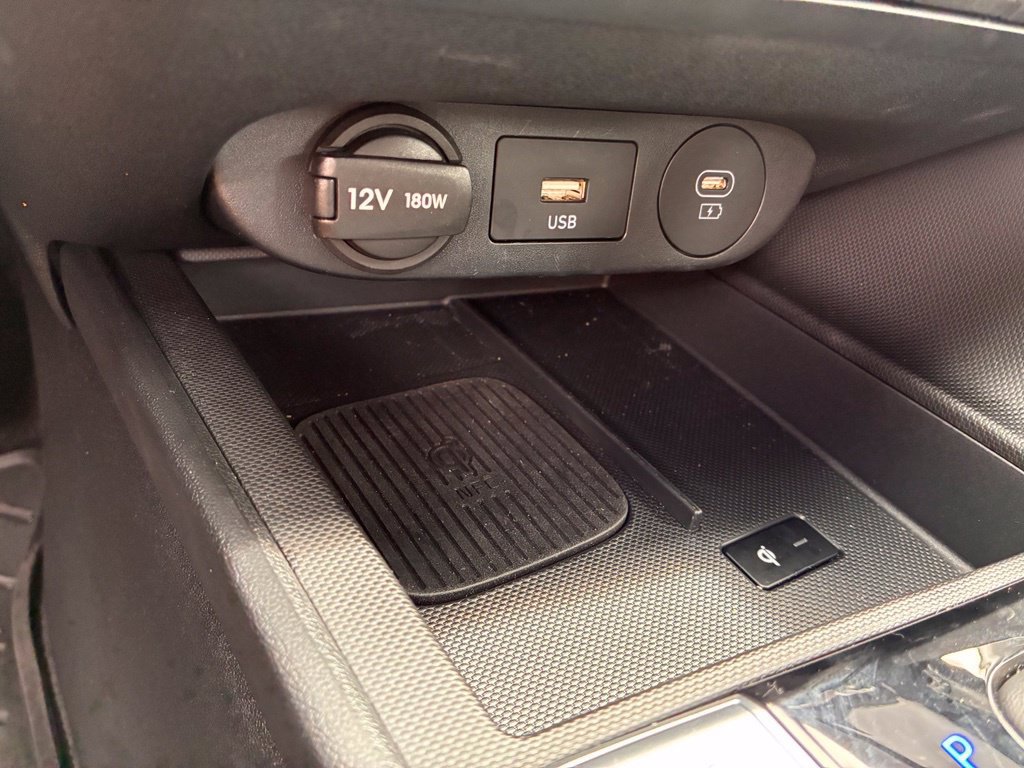 Certified 2025 Hyundai Elantra Limited FWD image 37