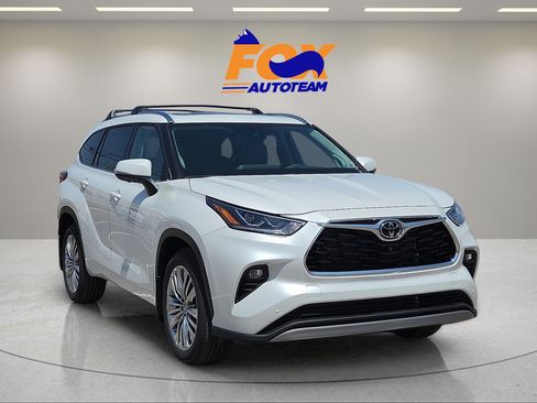 New 2026 Toyota Highlander Platinum AWD/4WD image 6