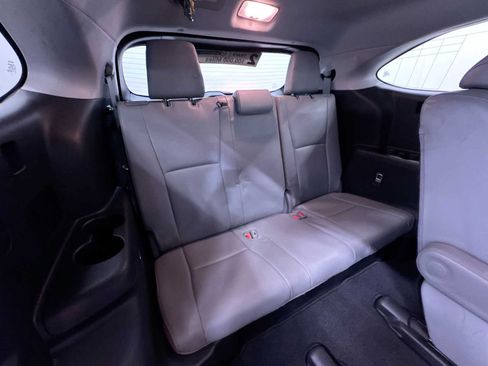 Used 2025 Toyota Highlander Platinum AWD/4WD image 41
