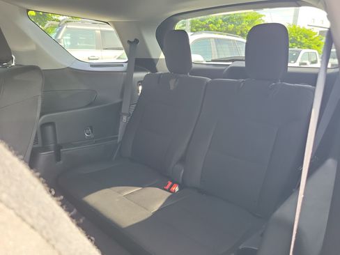 Used 2020 Ford Explorer XLT RWD image 11