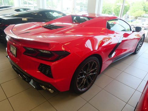 Used 2025 Chevrolet Corvette Stingray Preferred Conv w/ Z51 Performance Package RWD image 6