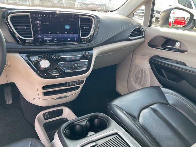 Used 2023 Chrysler Pacifica Touring-L AWD/4WD image 20