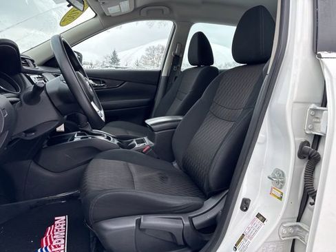 Used 2018 Nissan Rogue S image 16