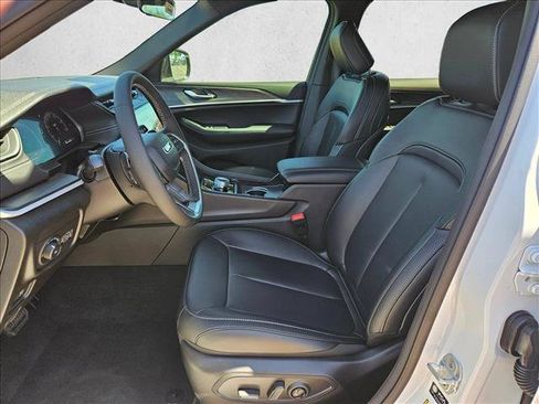 New 2026 Jeep Grand Cherokee L Limited RWD image 4