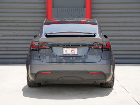 Used 2023 Tesla Model X AWD/4WD image 10