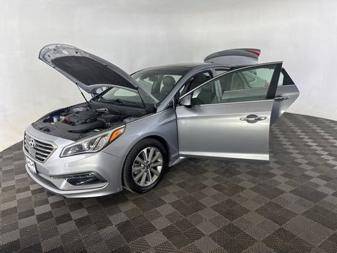 Used 2016 Hyundai Sonata Limited w/ Option Group 05 FWD image 12