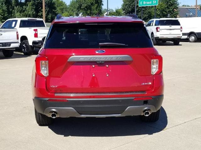 Certified 2024 Ford Explorer XLT w/ Equipment Group 202A AWD/4WD image 3