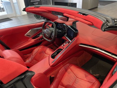 Used 2023 Chevrolet Corvette Stingray Premium Conv w/ Z51 Performance Package RWD image 37