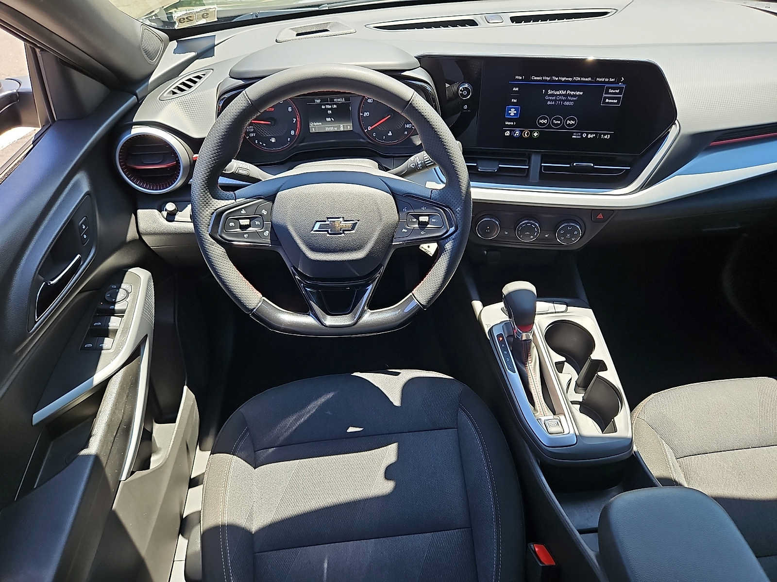 Used 2025 Chevrolet Trax RS w/ Driver Confidence Package FWD image 11